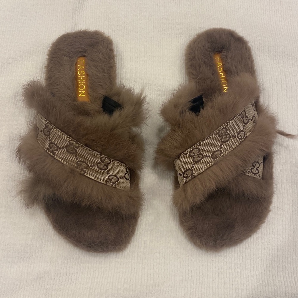 GG furry slides